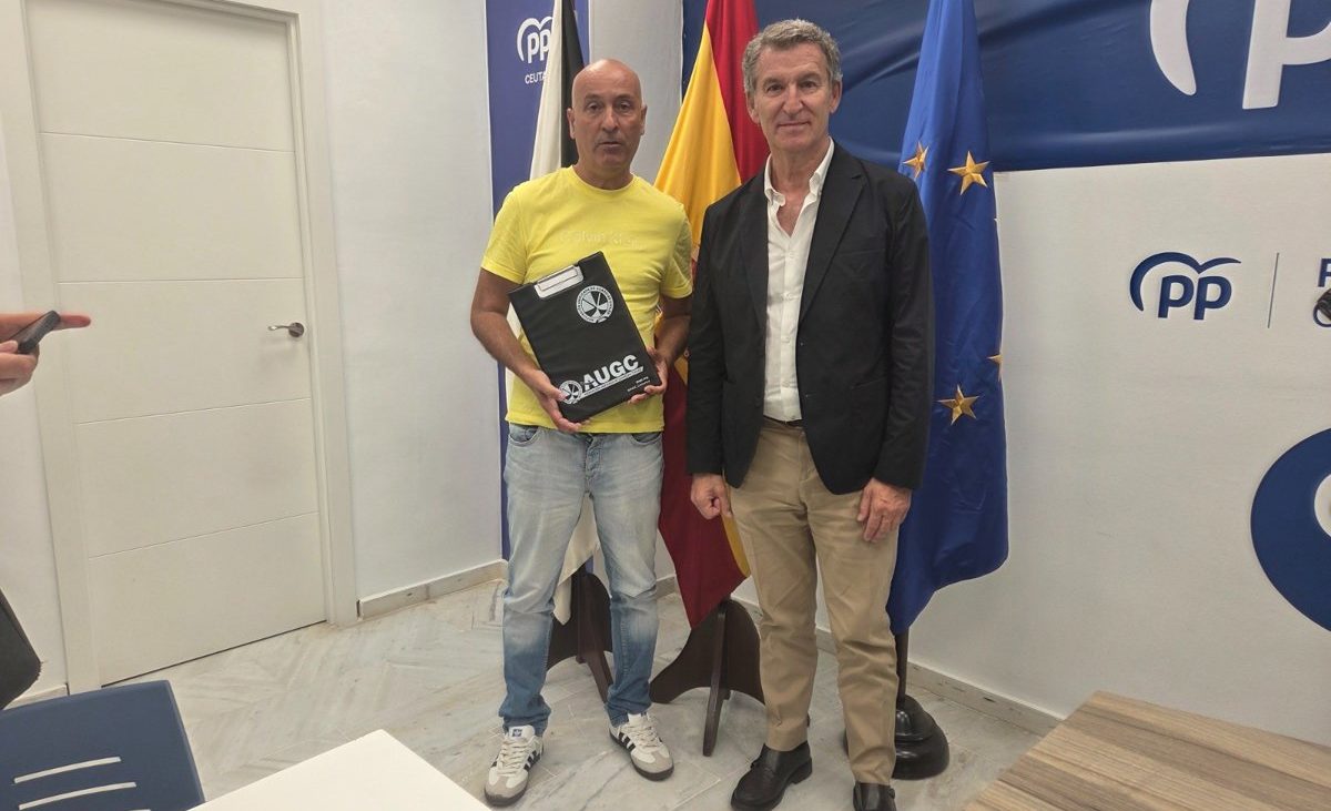 Feijóo se compromete con guardias civiles y policías de Ceuta a reforzar su autoridad y dotarlos de un mando único