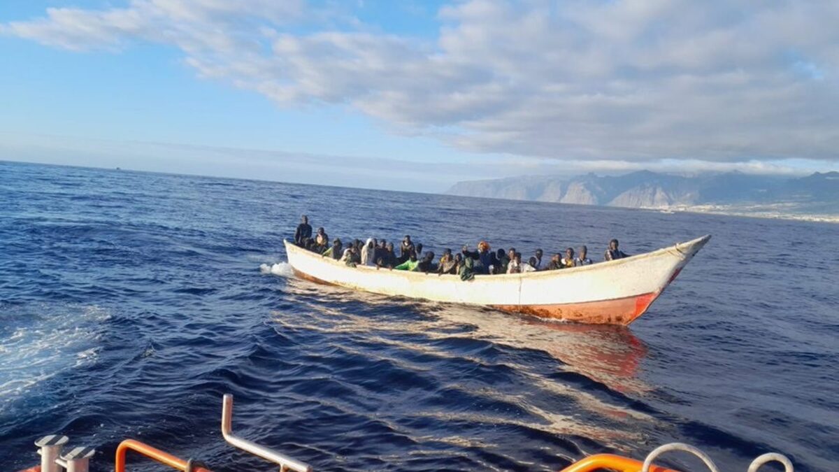 Rescatados 11 migrantes en una patera al sur de Formentera – Forbes España