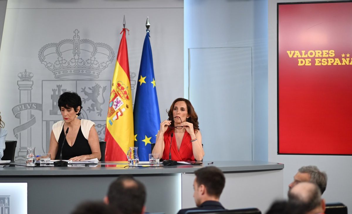 Mónica García y Elma Saiz comparecerán en el Congreso el 27 y 28 de agosto para explicar la situación en Ceuta