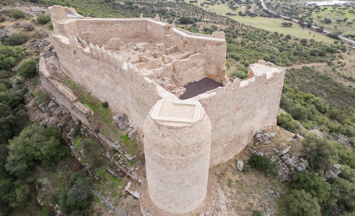 La Junta de Extremadura invierte 4,8 millones en impulsar la restauración de la arquitectura defensiva de la región – Europa Press
