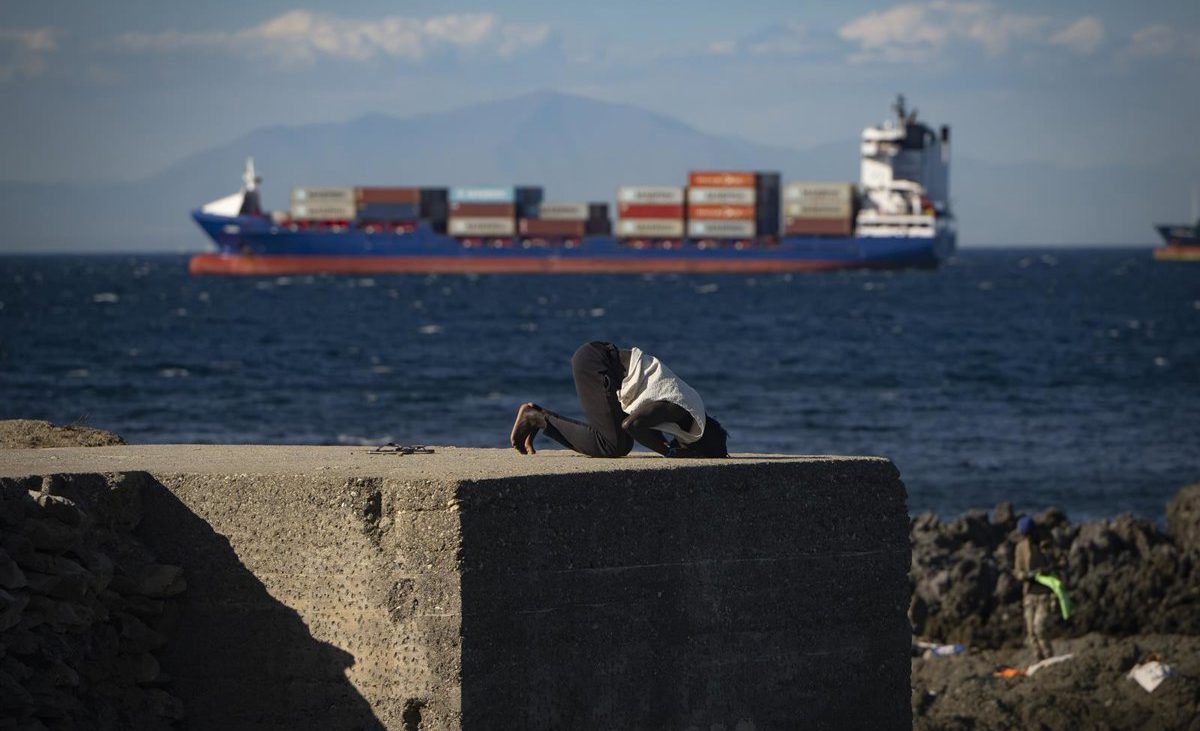 Marruecos pide a España que devuelva a los migrantes supervivientes y a los fallecidos en su paso a Ceuta