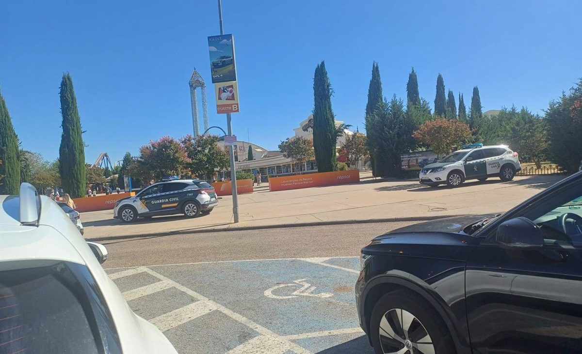 Herido potencialmente grave tras un accidente en una montaña rusa en el Parque Warner de San Martín de la Vega – Europa Press