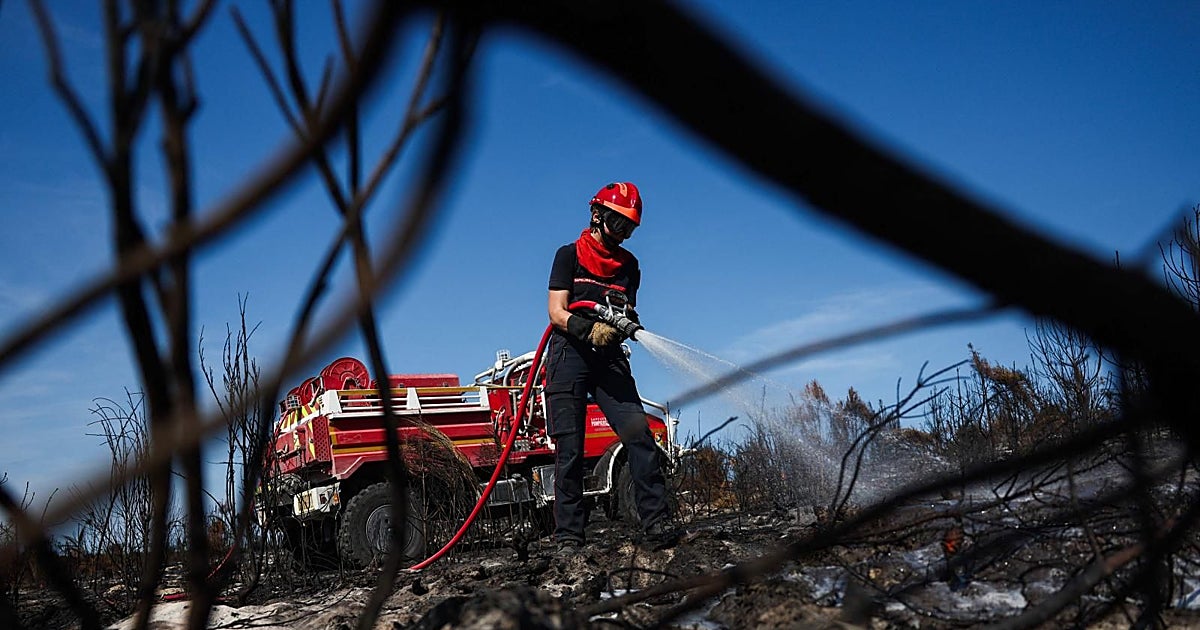 Francia controla el megaincendio del suroeste, que amenaza con arruinar la temporada veraniega