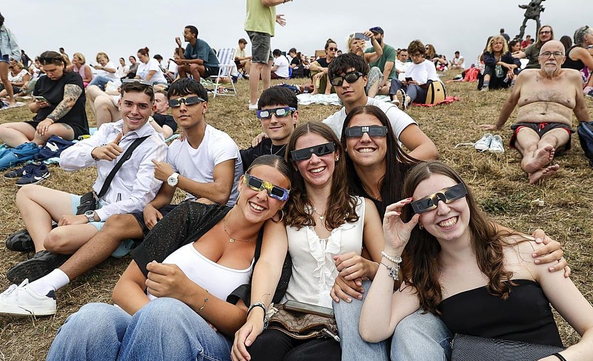 En imágenes: así ha vivido Asturias el eclipse total de Sol – El Comercio