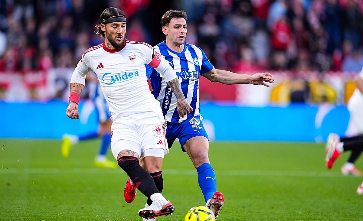 El Málaga negocia con el exsevillista Nemanja Gudelj – Diario Sur