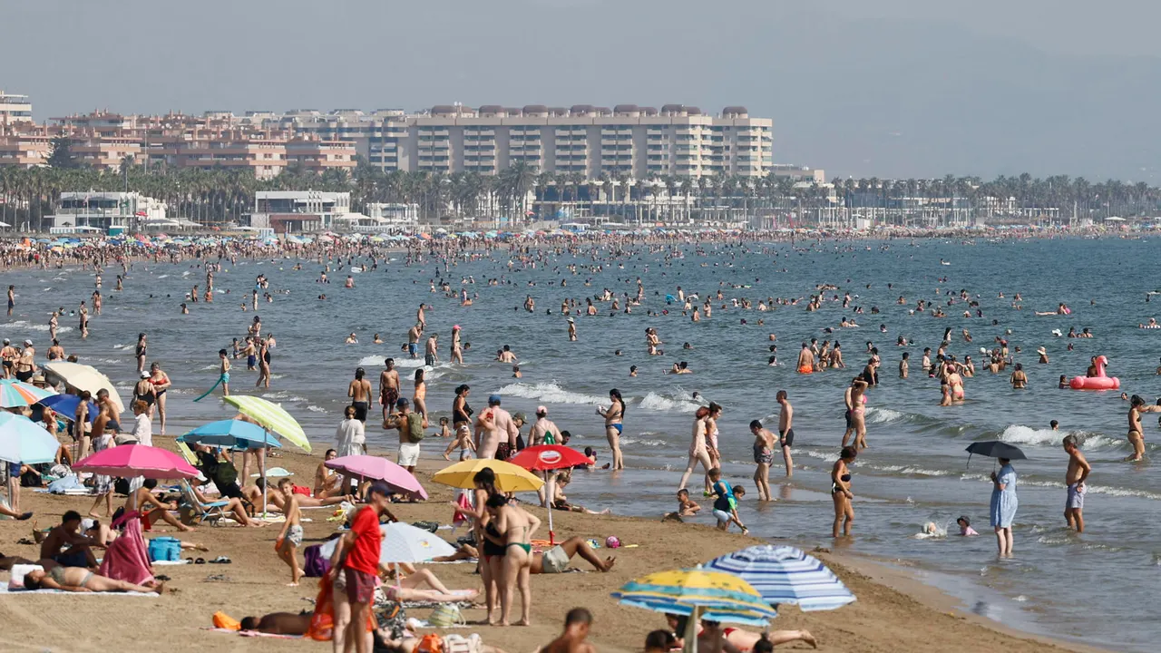 La temperatura del mar Mediterráneo en Valencia alcanza el pico anual más elevado: «Es un caldo» – antena3.com