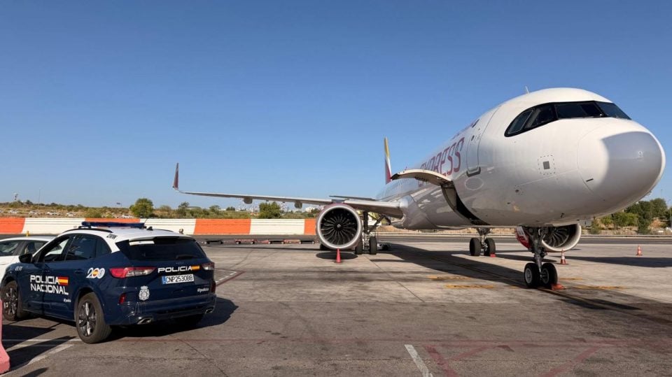 El paripé de Sánchez en los aeropuertos de Baleares: los italianos enseñan el DNI y pasan sin más controles… – OkDiario
