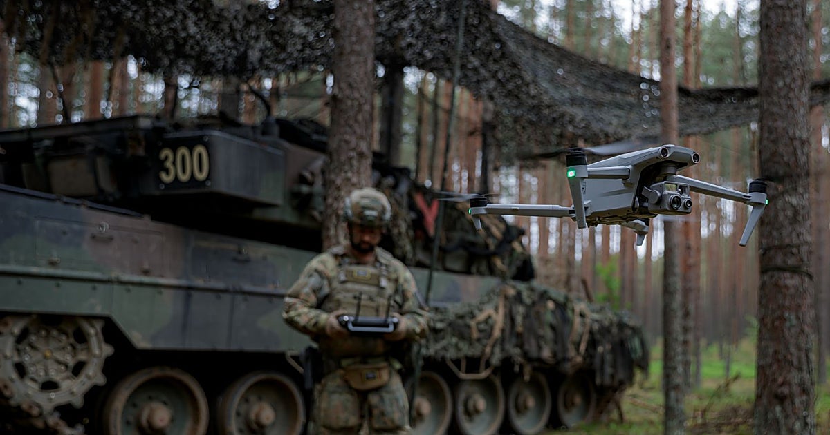 Cámaras térmicas, drones y radiofrecuencias: así blinda la OTAN el este de Europa contra los asaltos de inmigrantes