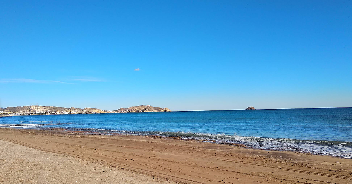Las playas de Andalucía con Bandera Azul que merece la pena visitar este verano antes de que se llenen – ABC
