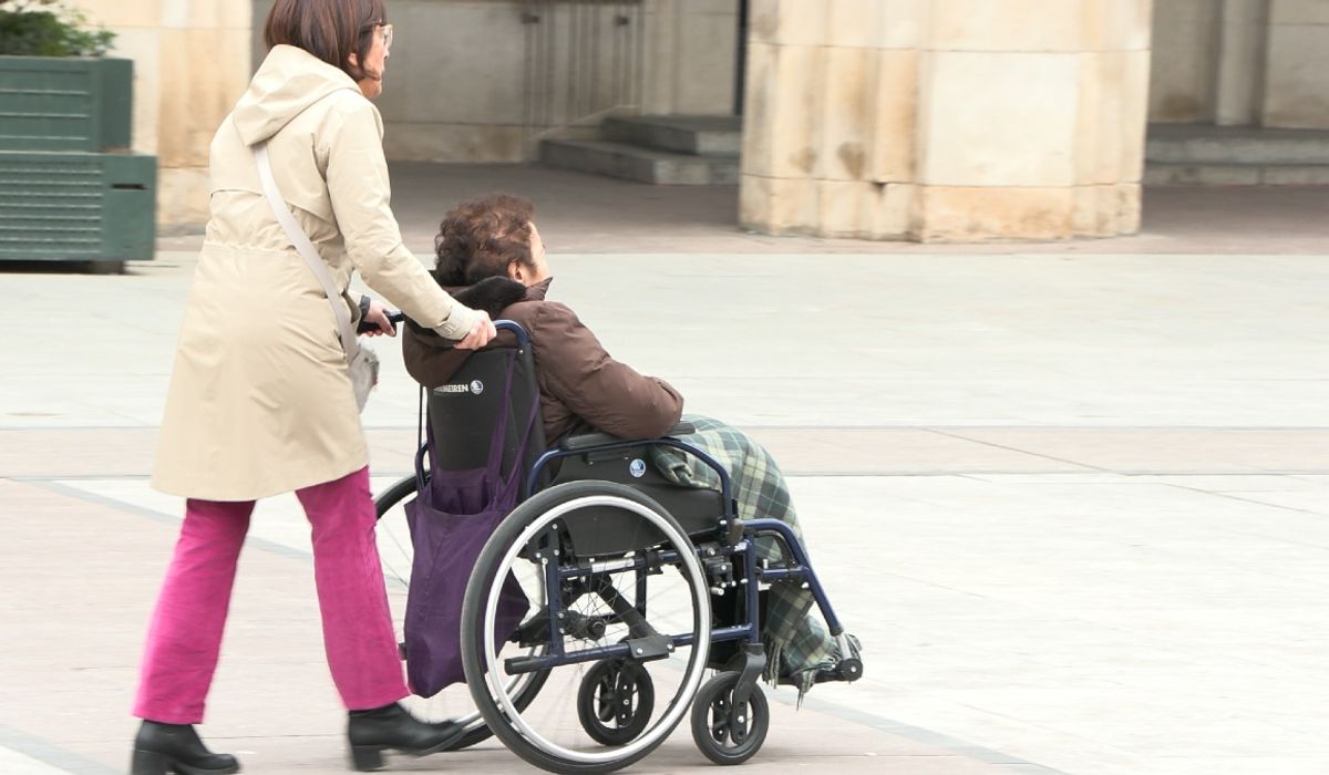 El colapso de la dependencia en Cataluña desborda la paciencia de las familias – Vozpopuli