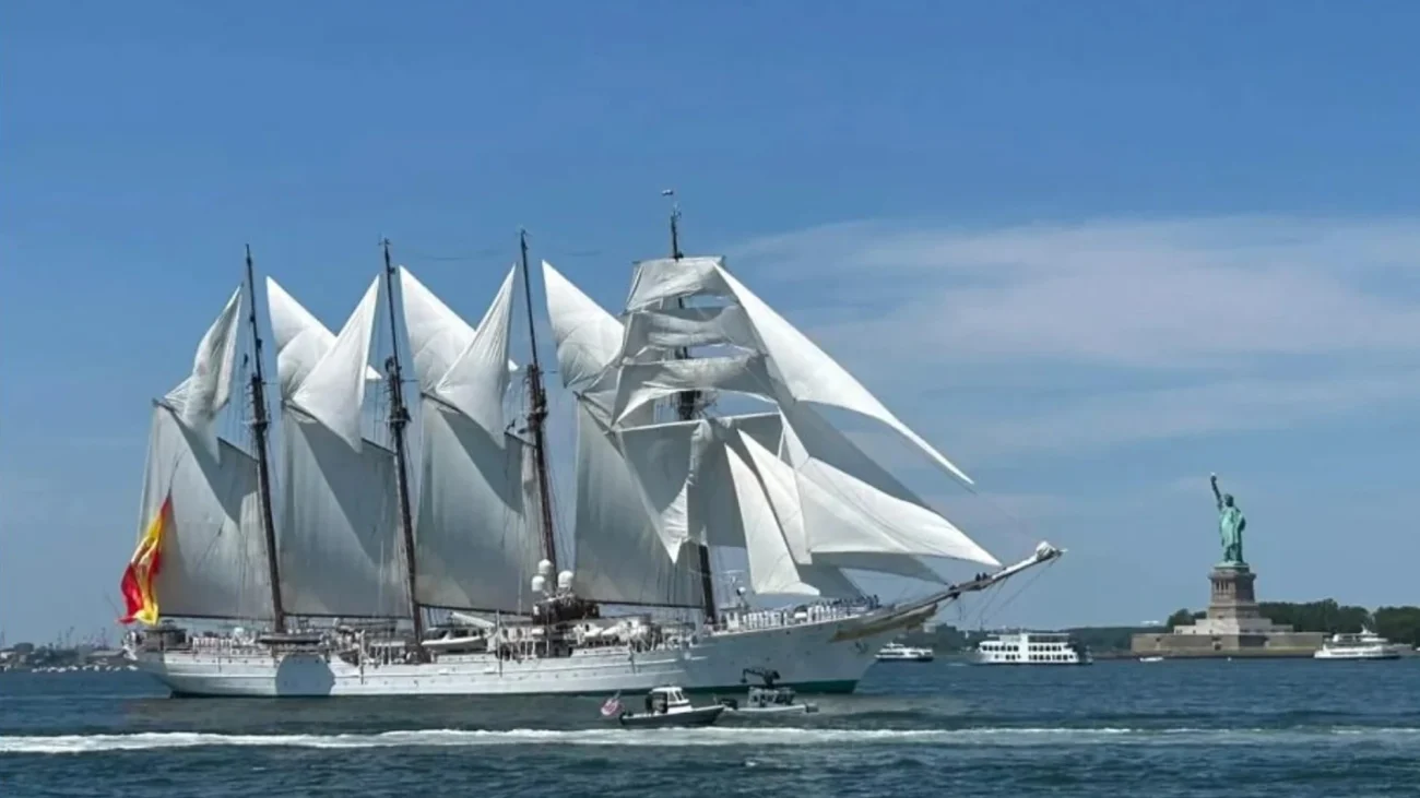 El buque escuela Juan Sebastián Elcano, «embajador de España»
