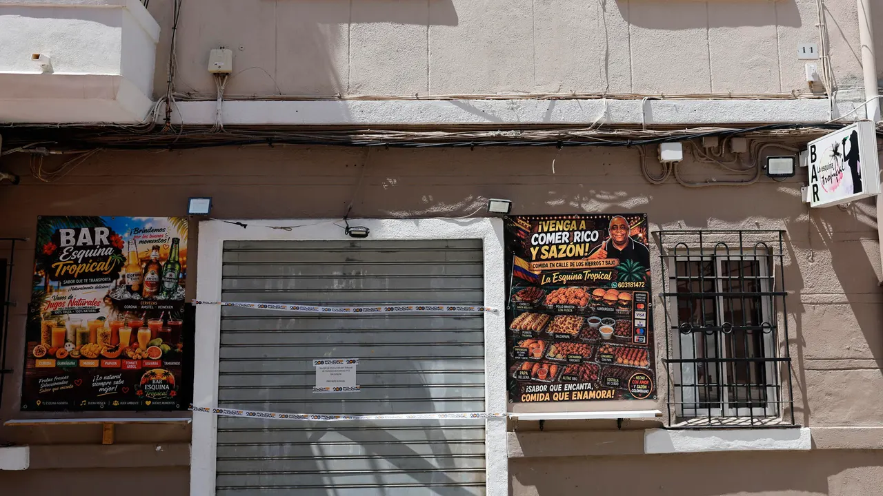 El dueño del bar que mató a su cliente en Valencia tardó más de tres horas en llamar a la Policía porque intentó simular un robo – LaSexta