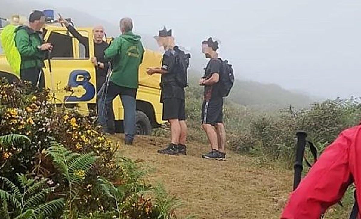 Siete horas de rescate en Asturias: salen por la noche a hacer una ruta y acaban enriscados y sin móvil – El Correo