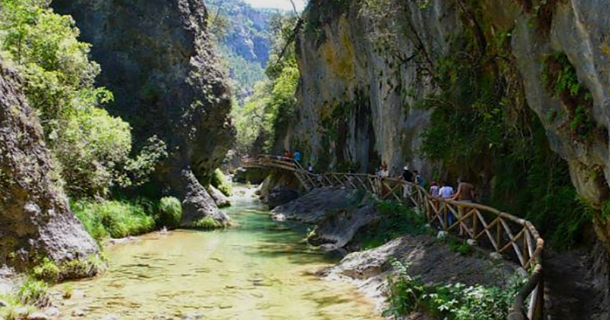 La ruta de agua más refrescante de Andalucía: sombra, pozas y un sendero perfecto para huir del calor – ABC