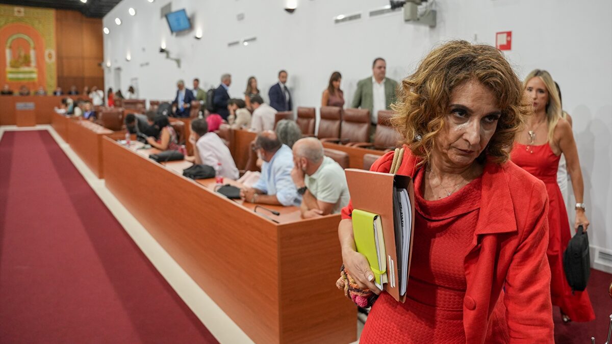 María Jesús Montero exprime el mito de Blas Infante para vincular a Vox con su asesinato – Libertad Digital