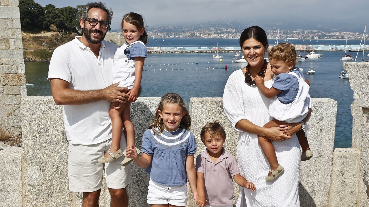 Dos adultos, cuatro niños y seis veranos en Galicia: «Nigrán y Baiona son un paraíso, en el norte hay siempre mucho que hacer» – La Voz de Galicia